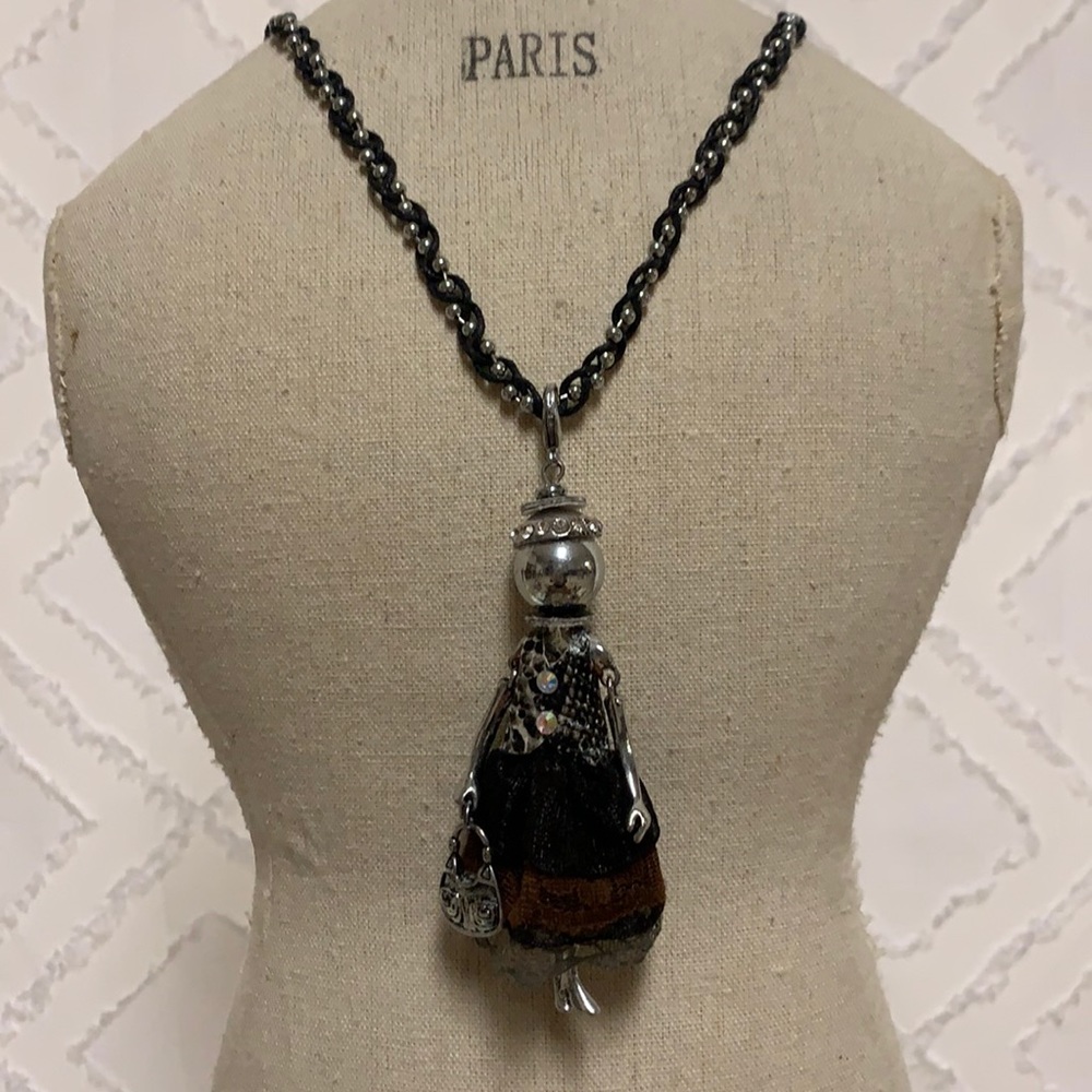 Shopping girl necklace